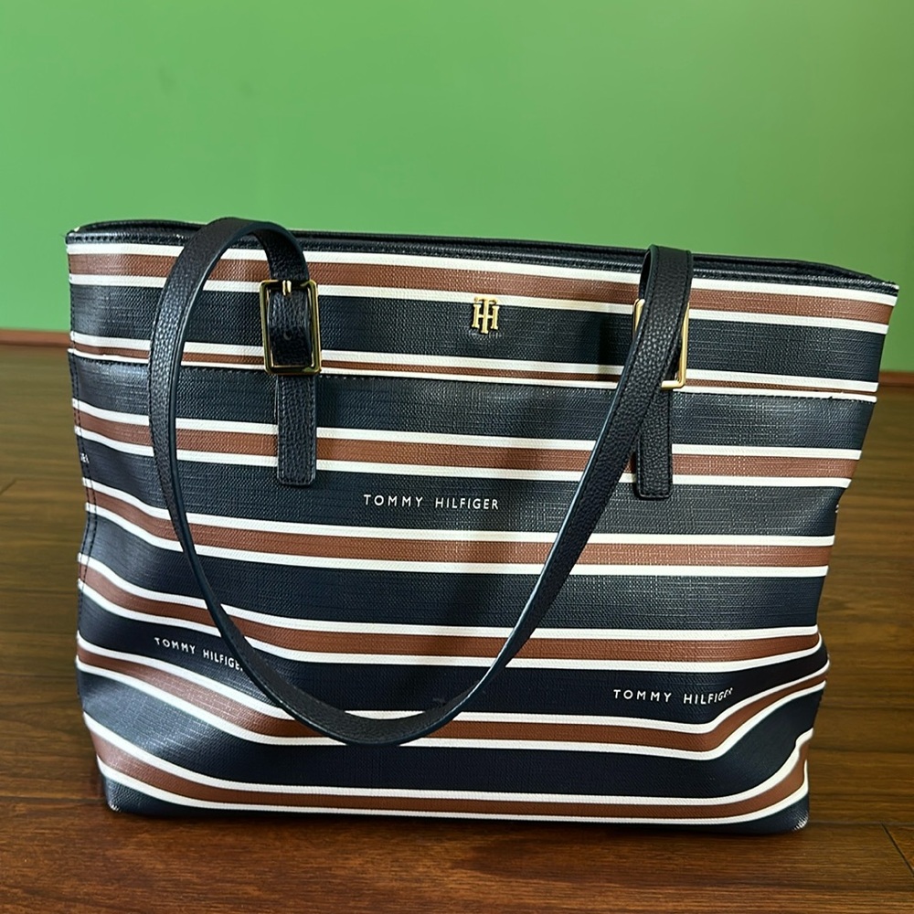 🟤🟤Tommy Hilfiger Tote Handbag🟤🟤